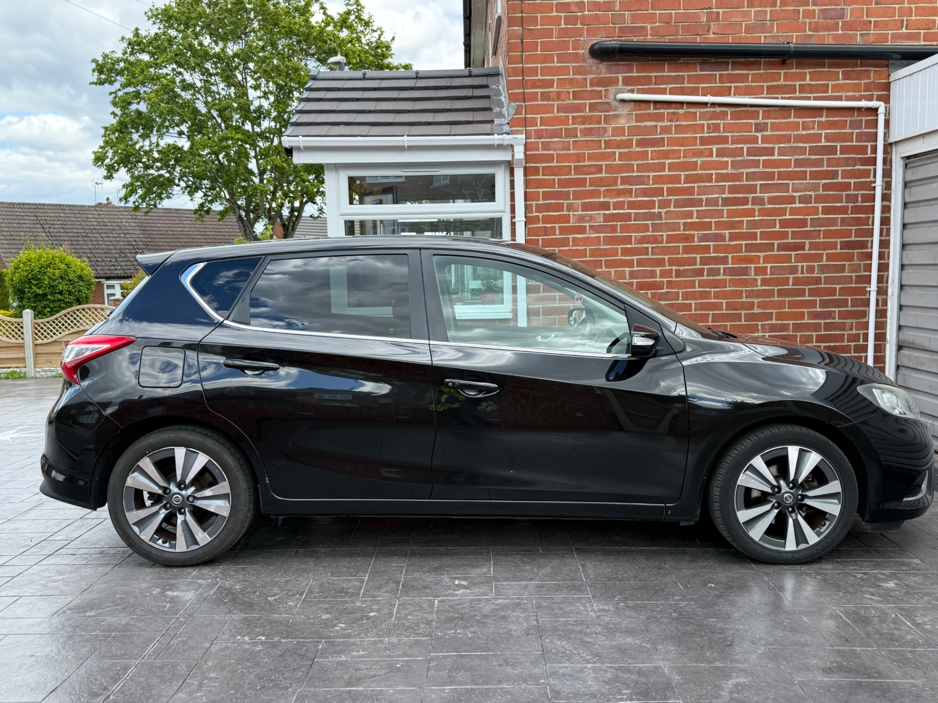 Nissan Pulsar used for manual driving lessons in Derby